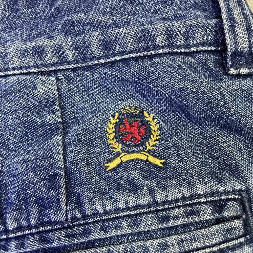 Vintage Tommy Hilfiger 90s Pleated Denim Shorts Mens 32 Blue Crest Logo